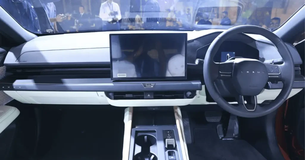 Lexus ES 500e Interior