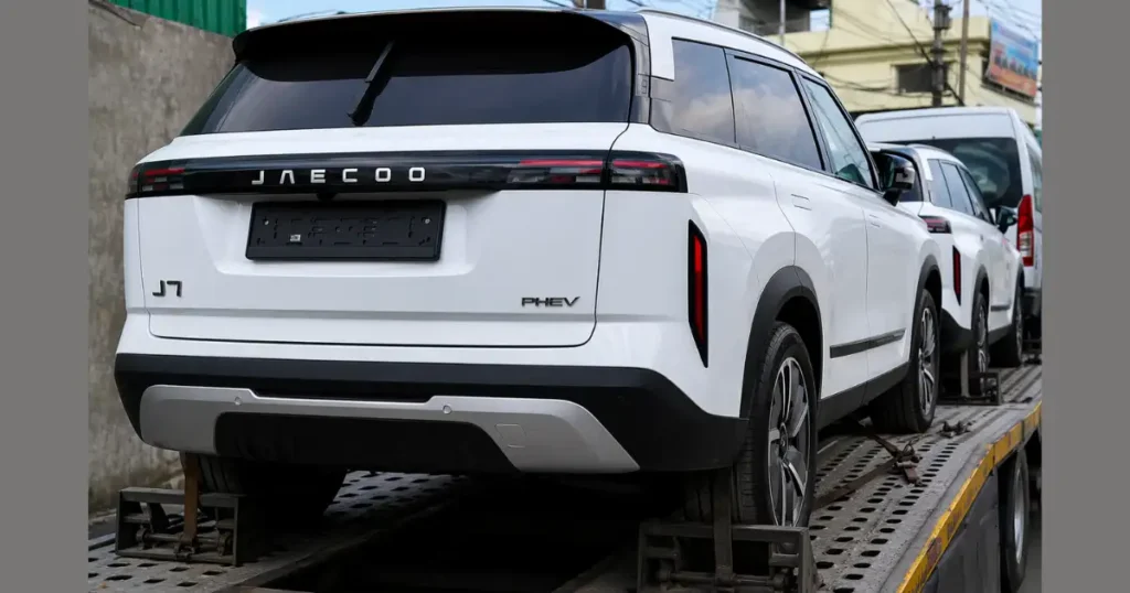 Jaecoo J7 Plug-in Hybrid SUV Spotted Testing in India: Back view